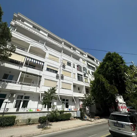 Marion's * Golem (Tirana)